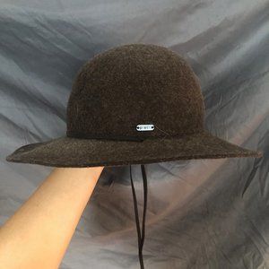 Wool Pistil Hat